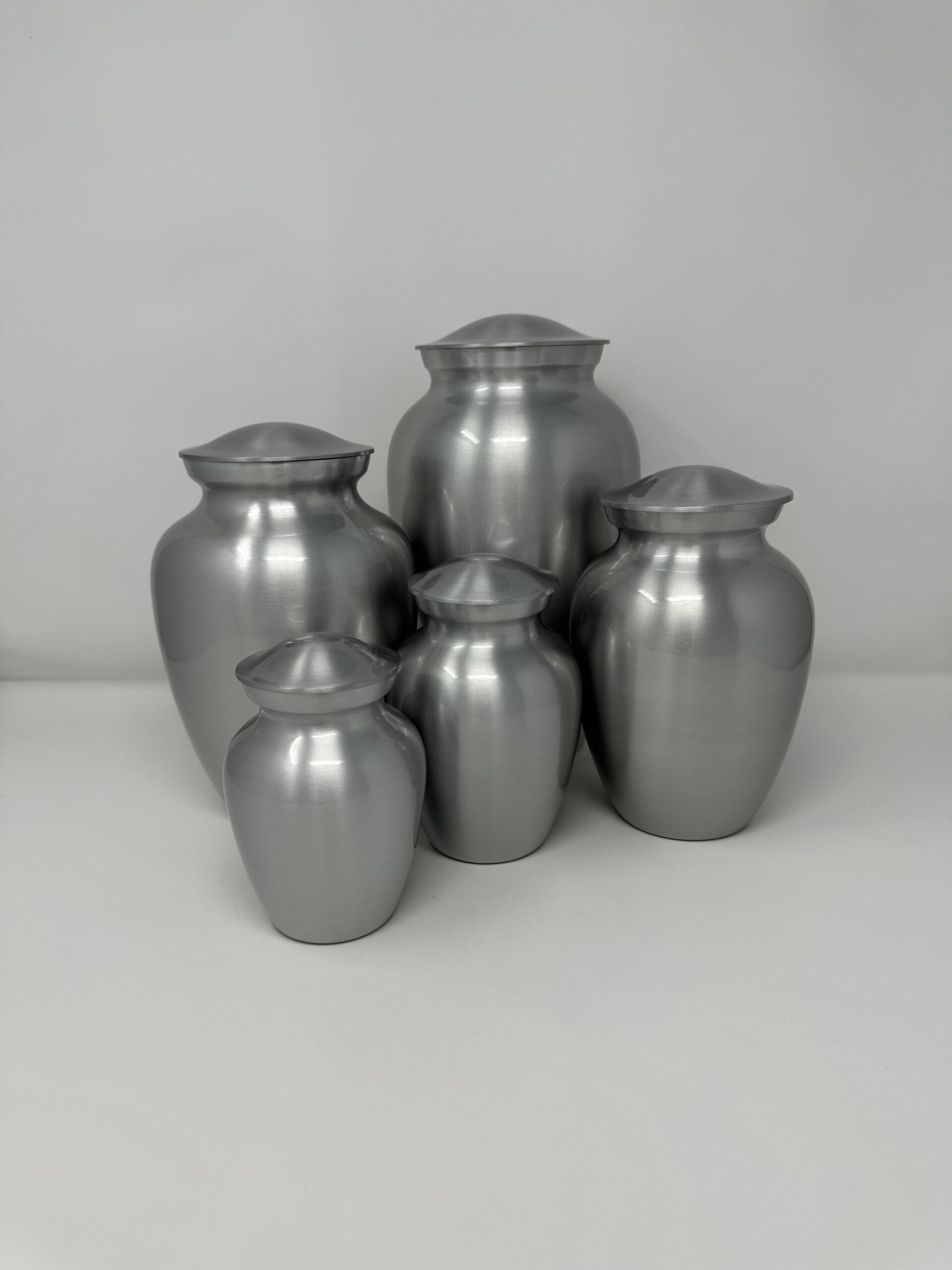 Pet urns and memiorial items